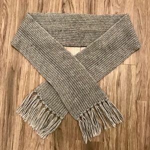 Levi’s scarf